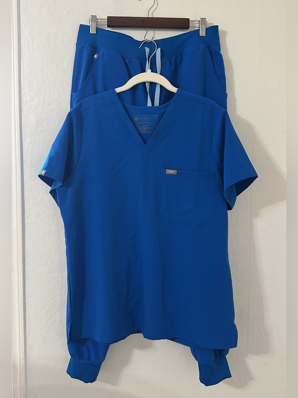 FIGS V-Neck Scrub Top & Pant Set — Royal Blue